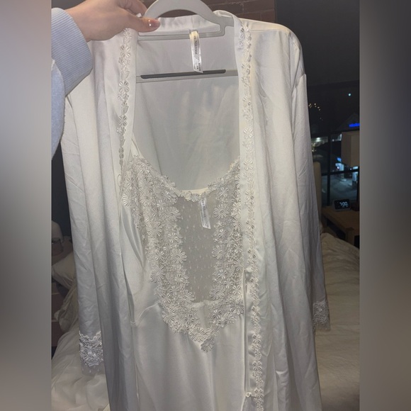 Flora Nikrooz Showstopper Chemise Dress AND Matching Robe - Picture 4 of 9